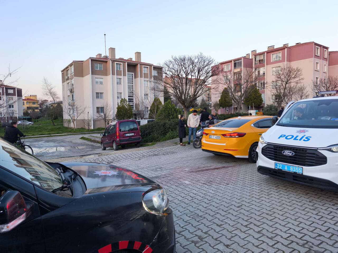 3 çocuk babası inşaat ustası, evinin önünde öldürüldü 4